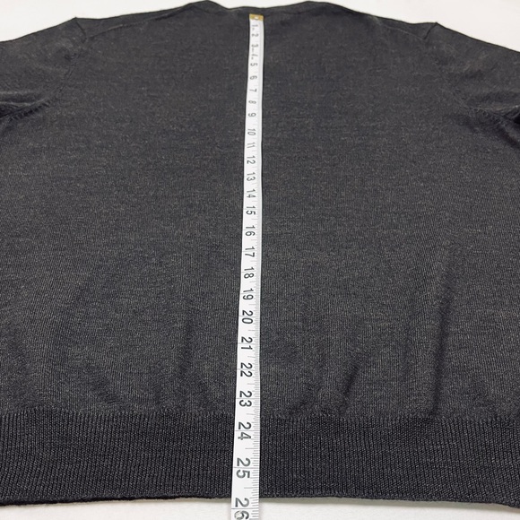 Davis & Squire 100% Extra Fine Merino Wool V-neck Sweater - Picture 6 of 8